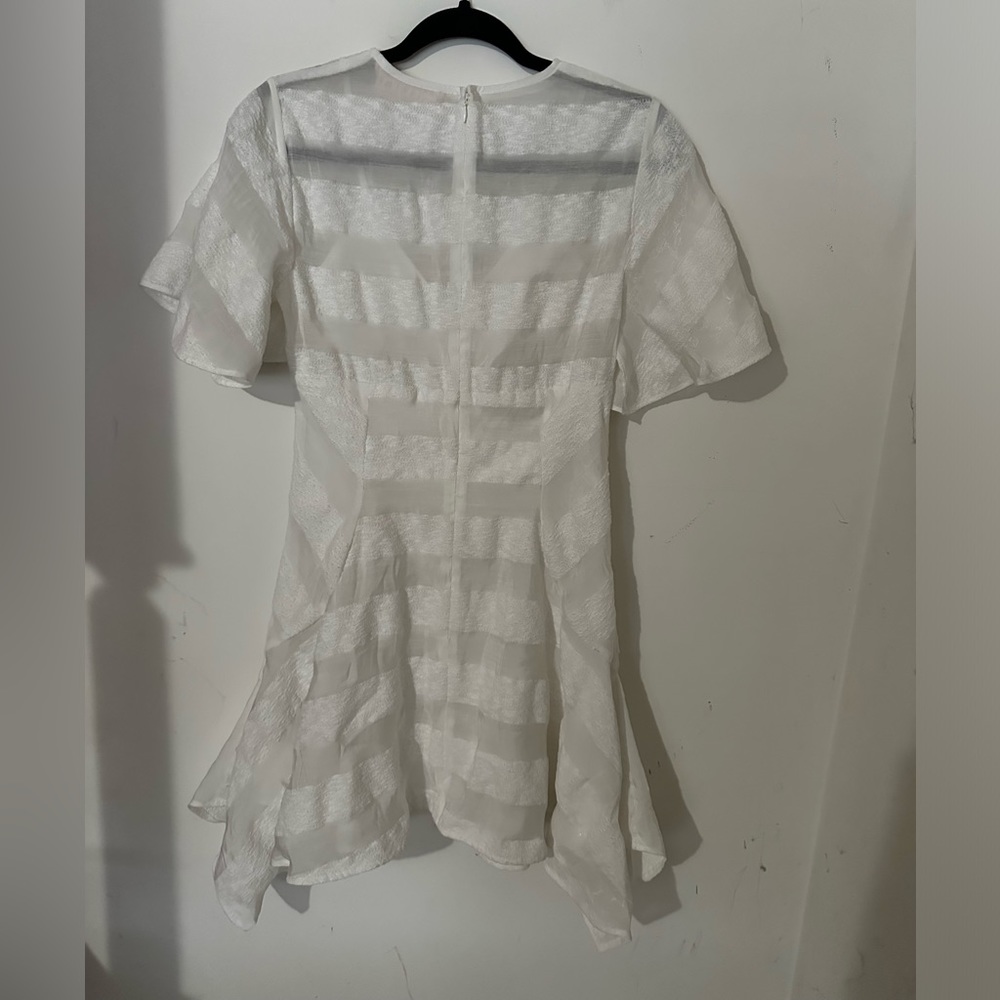 Keepsake White Striped Dress Flutter Sleeves and Hem Women’s Size 6 - Picture 5 of 5